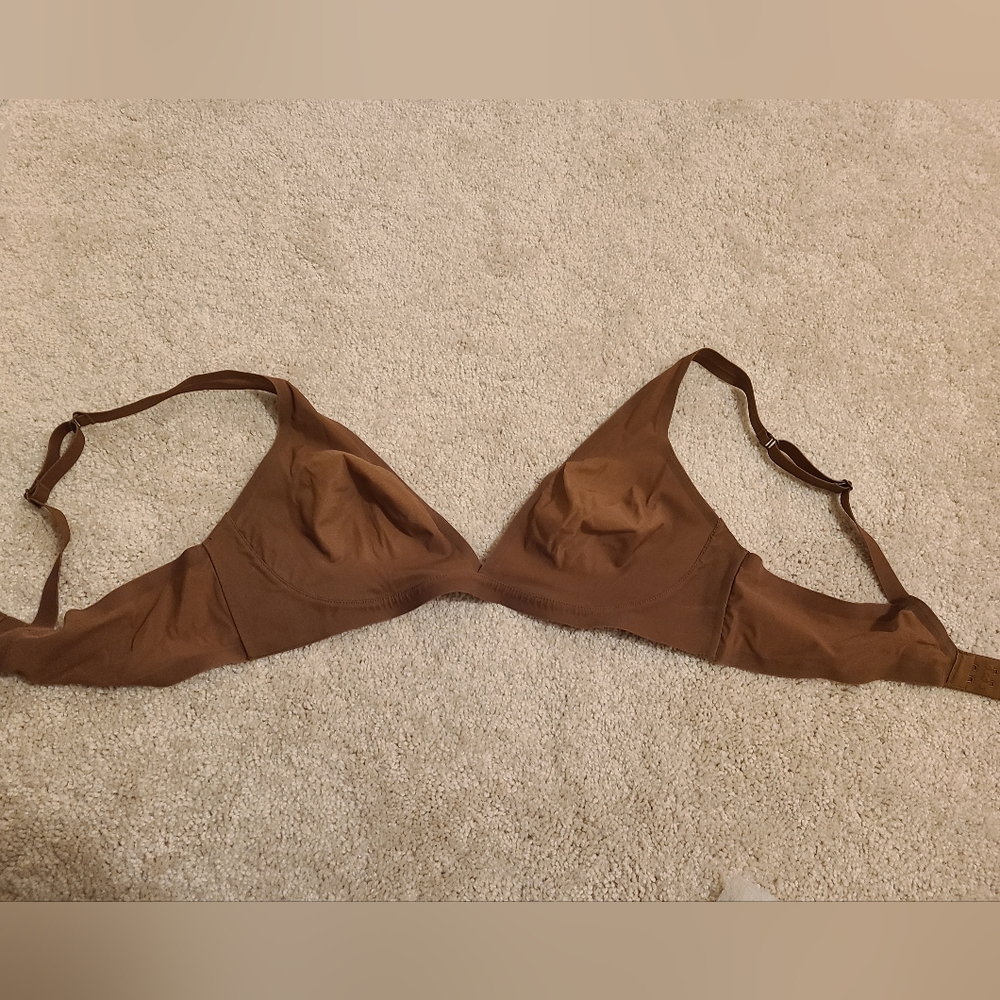 Skims Naked Plunge Bra Size Large